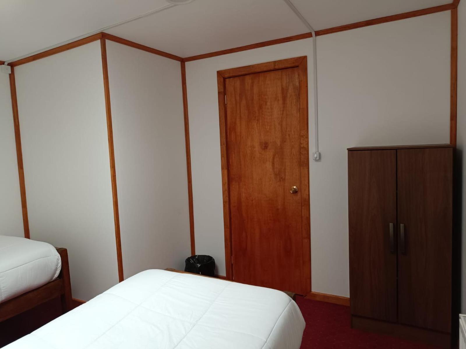 Hostal B&B Coastal Natales Puerto Natales Exterior photo